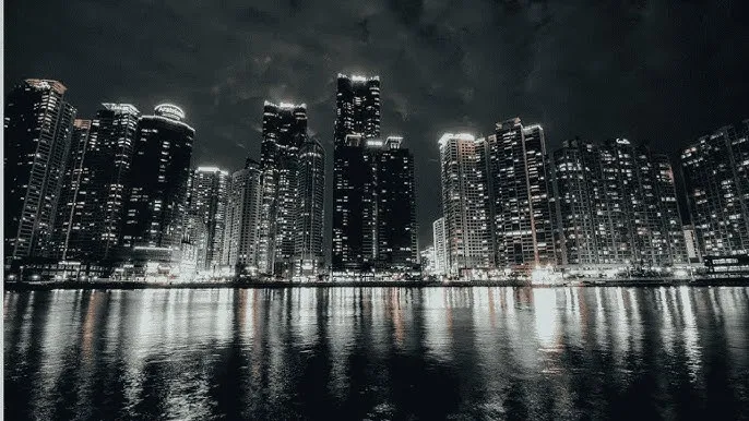 亚洲一区二区 - 城市之光：霓虹背后的人间烟火